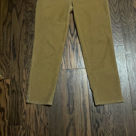 Brown Women’s BRAX 10S soft velvet feel pants perfect for fall and winter - Picture 6 of 6